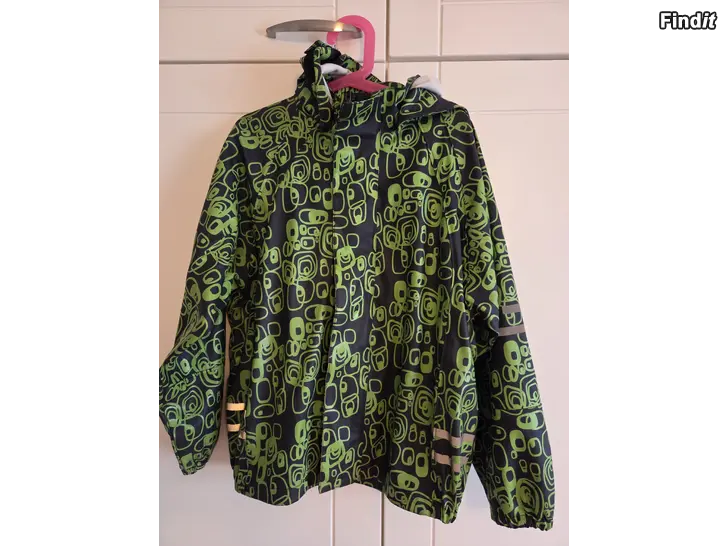 Säljes Regnkläder strl 128