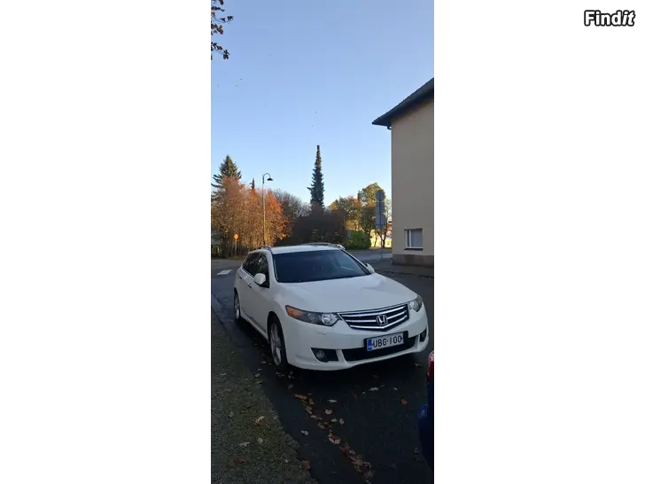 Säljes Honda Accord tourer 2.2 i-DTEC manuell