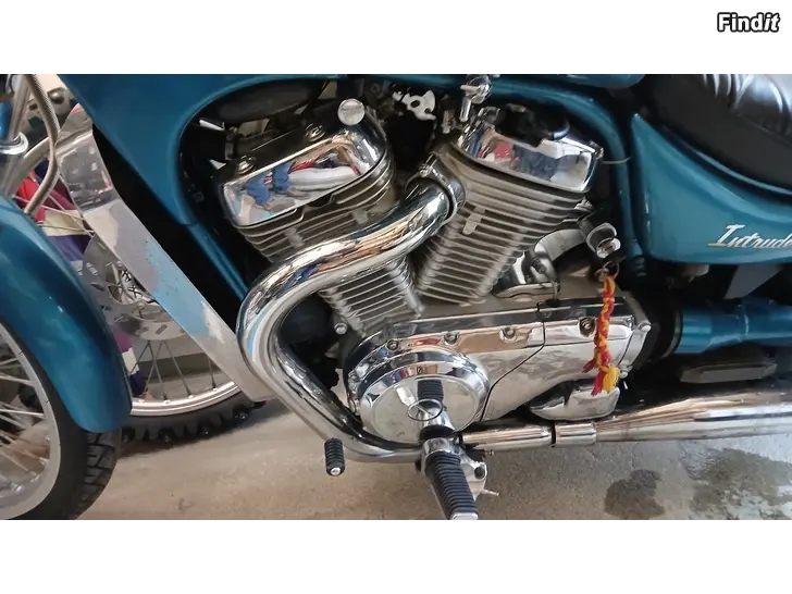 Myydään Suzuki intruder 600