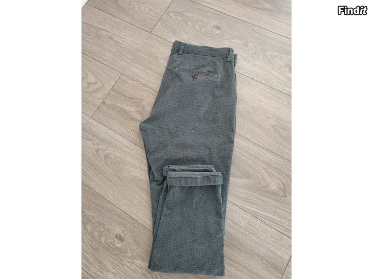 Myydään Jack Jones chinot