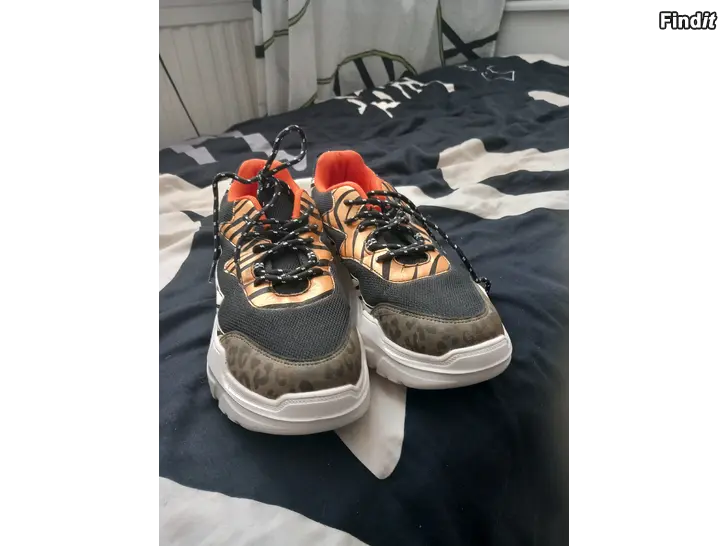 Myydään Lenkkitossut Sowhat koko41