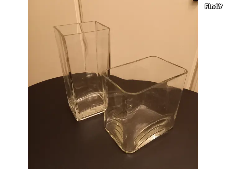 Myydään Lasimaljakot, 2 kpl, kulmikkaat, yht. 10eur