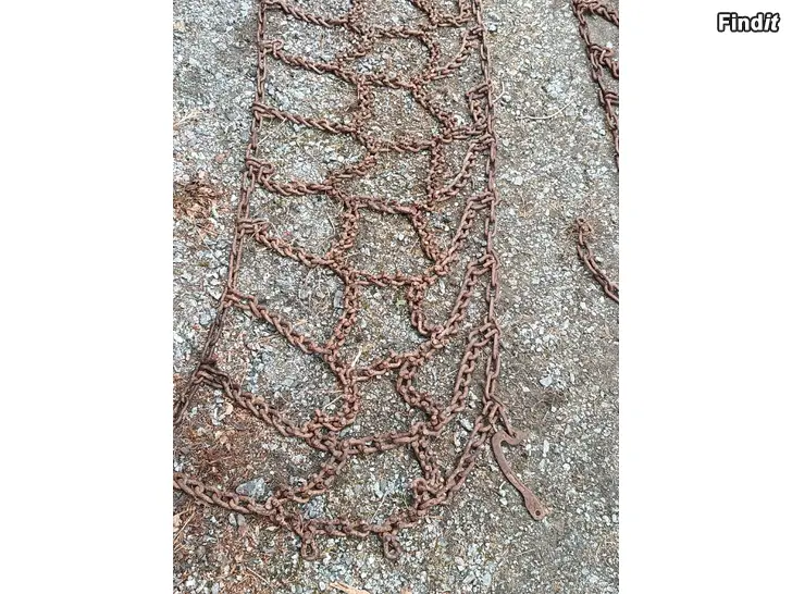 Säljes Jääketjut traktoriin 13,6/12-38