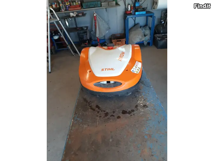 Säljes STIHL RMI 632 C robotklippare