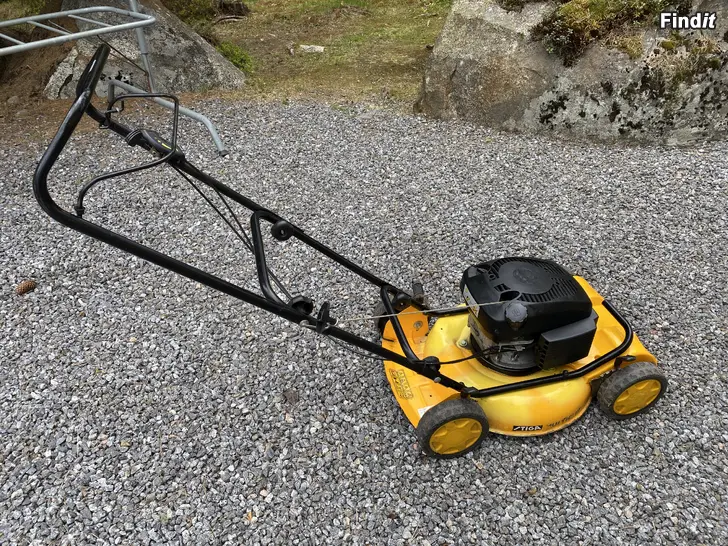Myydään Stiga gräsklippare