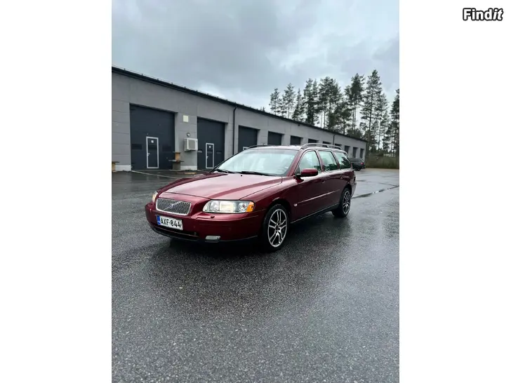 Myydään Volvo V70 2.4 -05 Nybesiktad