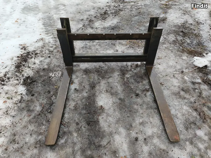 Säljes Vila / Valtra trukkipiikit