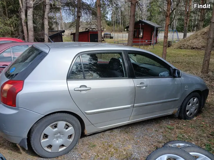 Säljes Toyota corolla 2003 1,6 bensa