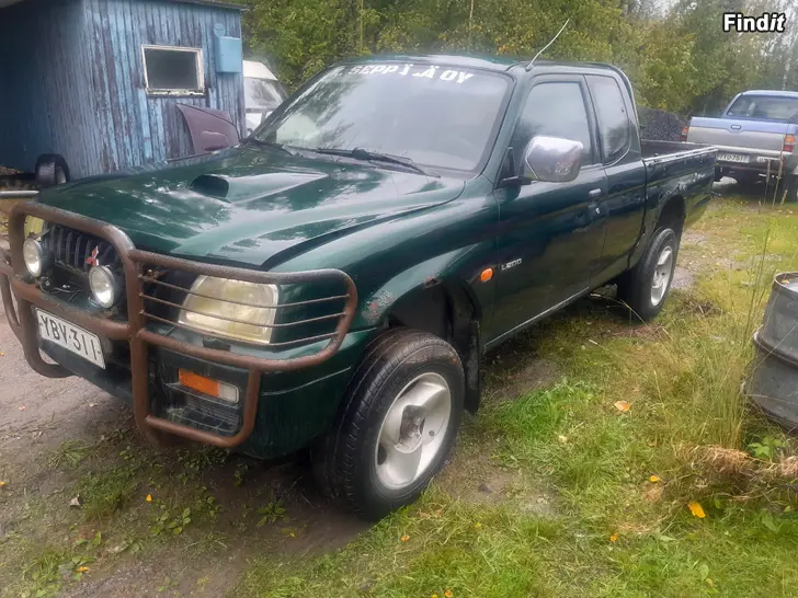 Myydään Mitsubishi L200 Varaosina