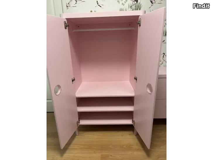 Säljes Vaatekaappi ja lipasto ikea busunge