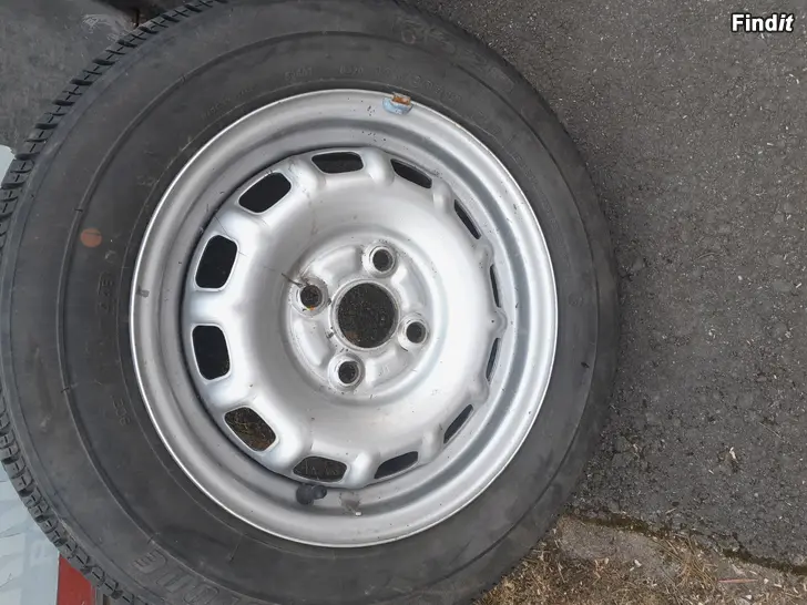 Säljes 1 st Bridgestone 13 tum