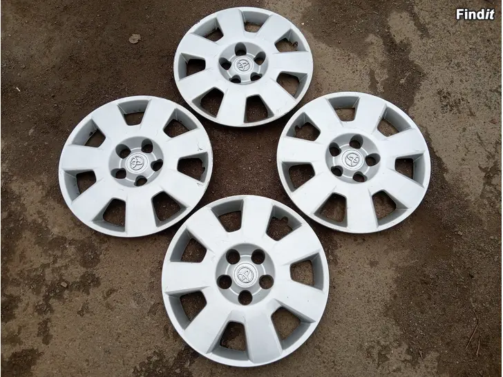 Myydään Toyota Corolla Vrrso 2006 16 tuuman pölärit 42602-0F010