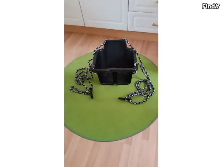 Myydään Plasto musta vauvakeinu -hinta 12e