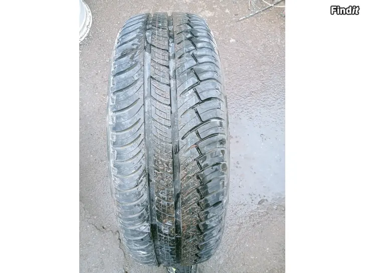 Säljes Kesärengas Michelin 195/65R15 vanne 4-100 Renault
