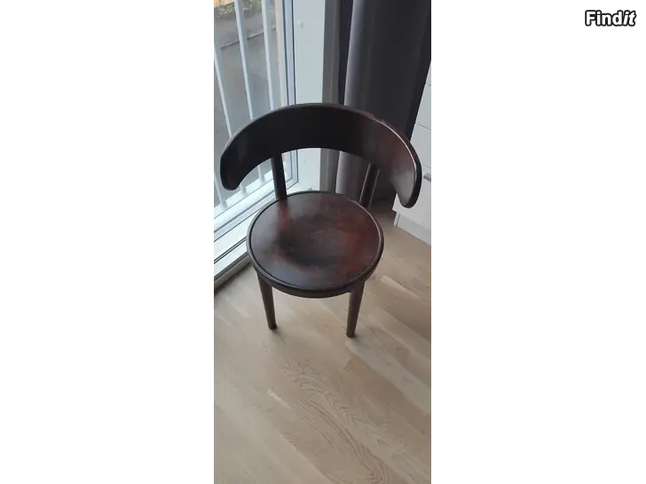 Myydään Vanha tuoli