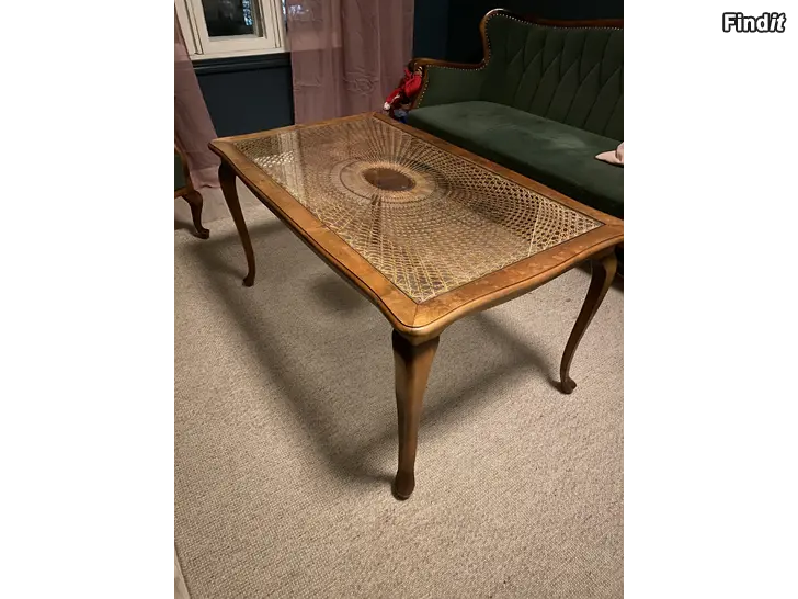 Myydään Soffbord säljes