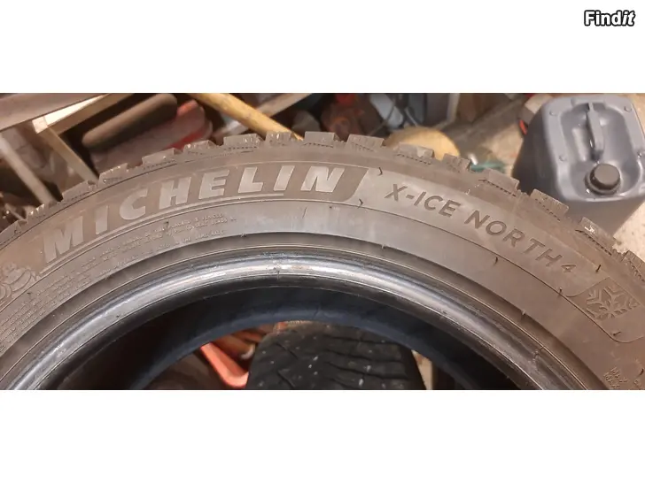 Säljes Vinterdäck  Michelin 205 55 16