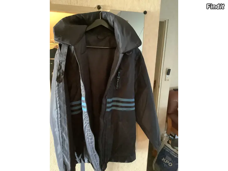 Myydään Pelastistakki köytämätön