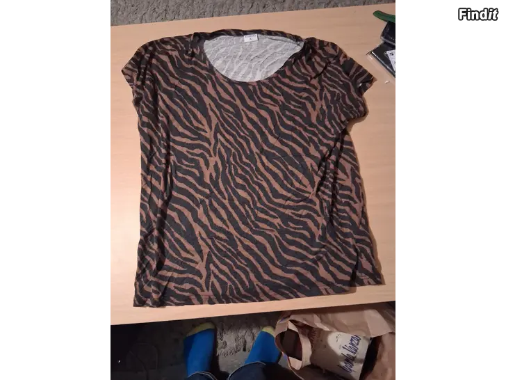 Säljes Tröja blus tavelram tavla