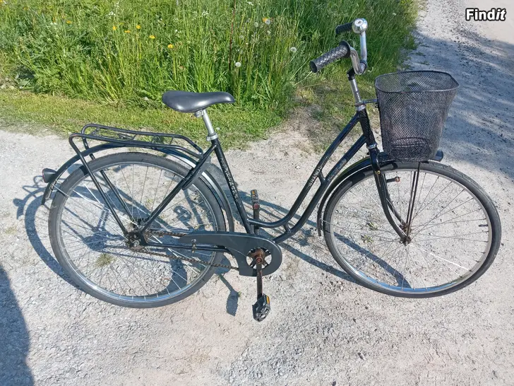 Myydään Aino naisten pyörä