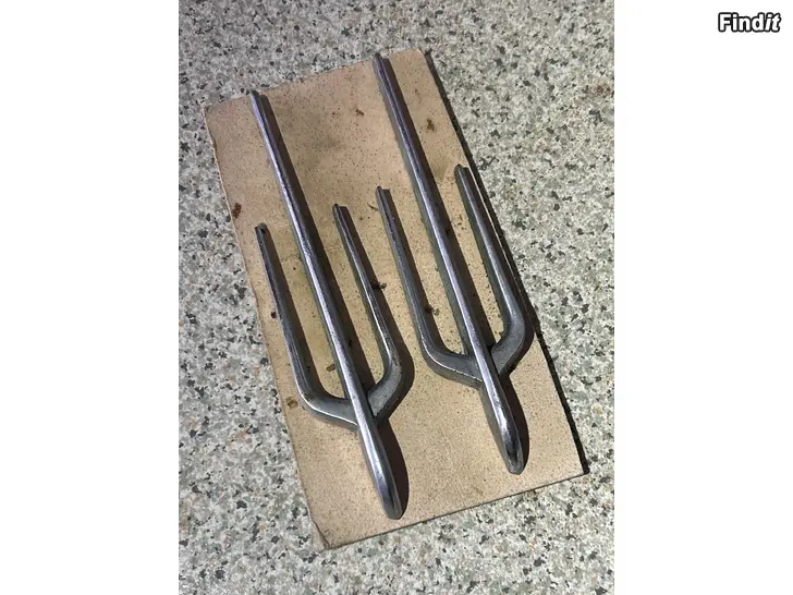 Myydään Volvo pv 444 atraimet