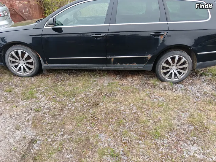 Säljes Passat alufälgar 17 tums