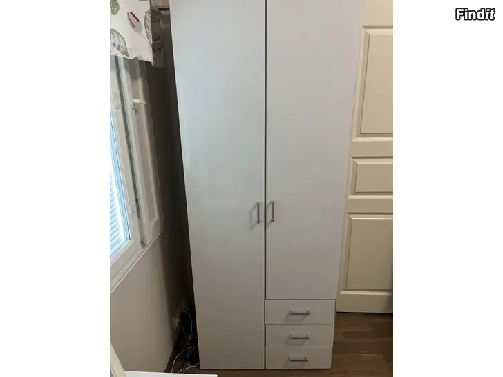 Säljes Klädskåp