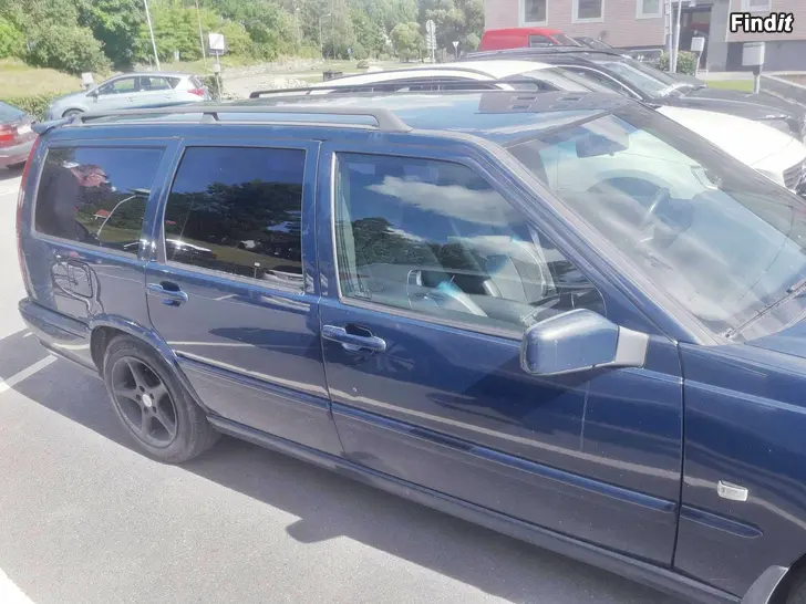 Säljes Volvo V70 -98