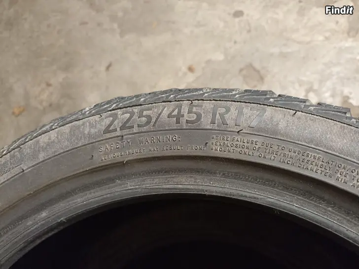 Säljes 225/45 R17 6mm kvar