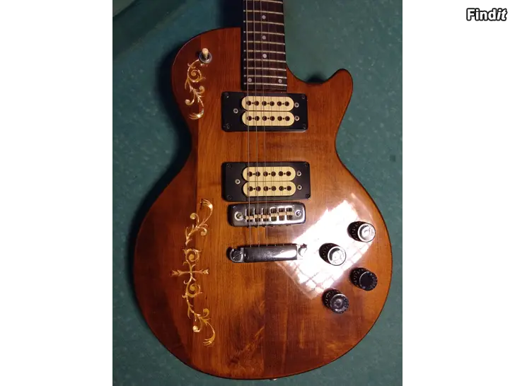 Myydään Myydään harvinainen EKO sähkökitara n 70-80 luvulta alkuperäiskuntoinen