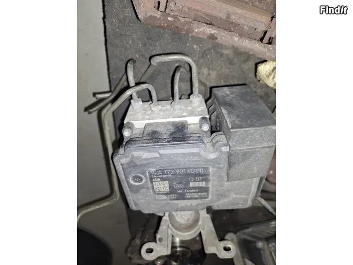 Myydään MB S204 220cdi ABS pumppu