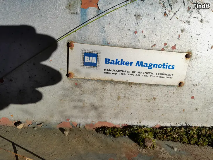 Myydään Bakker magnet med 1,8m transportör