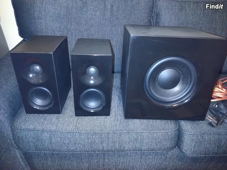 Myydään Kotimaiset huippukaiuttimet 2 kpl OR E1 sekä basso ESW1 + Harman Kardon HK3380 stereo