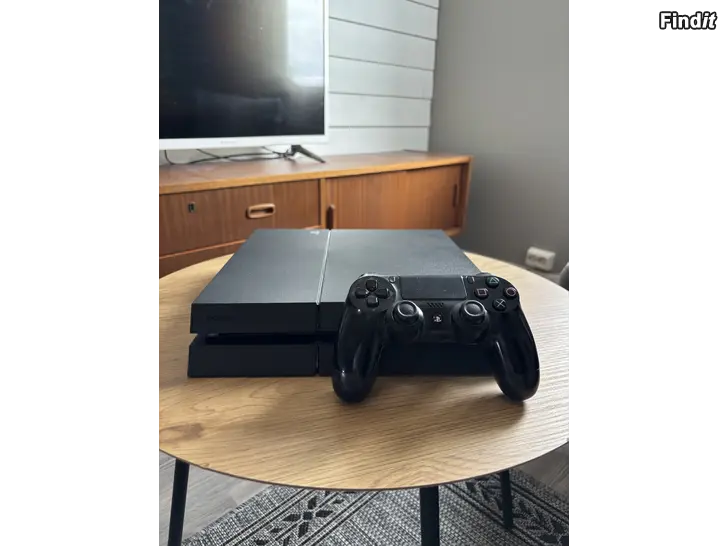 Myydään Sony PlayStation 4 pelikonsoli musta + ohjain