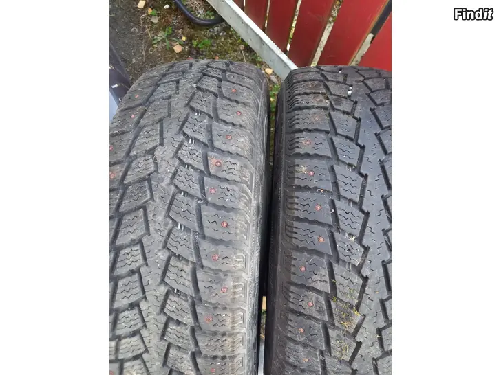 Myydään 235/75R15