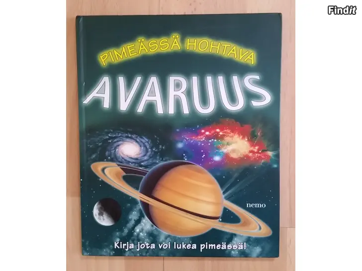 Säljes Pimeässä hohtava AVARUUS kirja  -hinta 4e