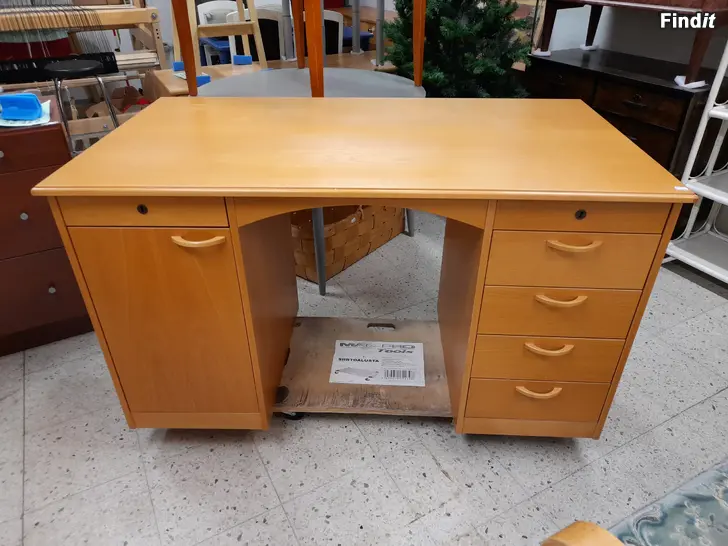 Säljes Skrivbord