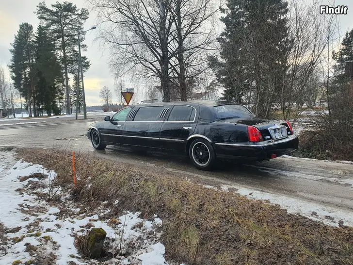 Myydään Lincoln Towncar Limo 4.6 V8