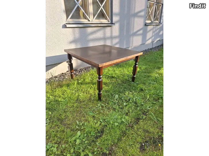 Myydään Retro neliön muotoinen olohuoneen pöytä