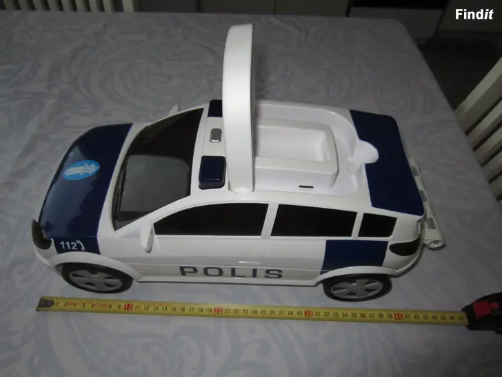 Myydään Iso poliisiauto,pikkuautoja voi laittaa sisälle