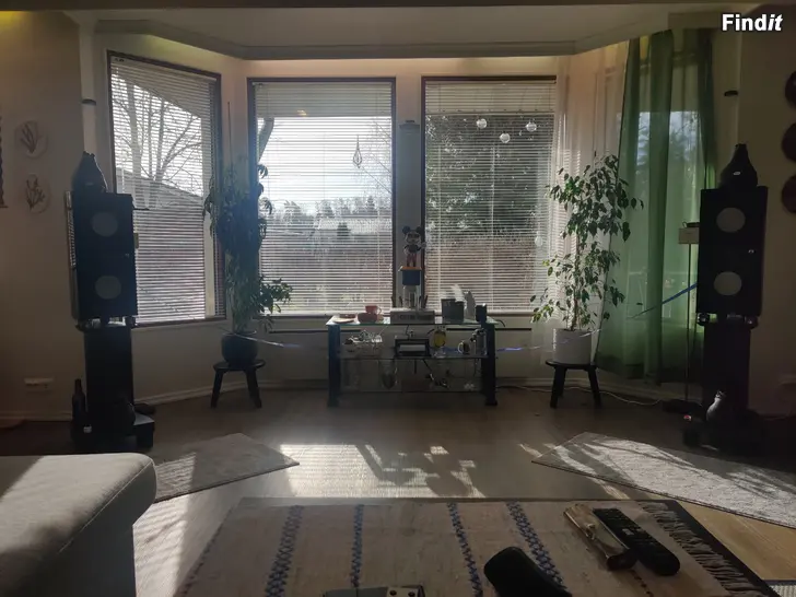 Myydään XTZ 100.33 kaiuttimet