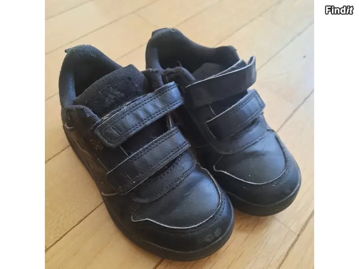 Myydään Sneakers
