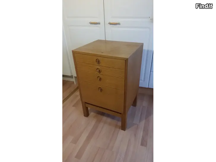 Myydään Vintage Teak lipasto 4 laatikkoa -hinta 80e