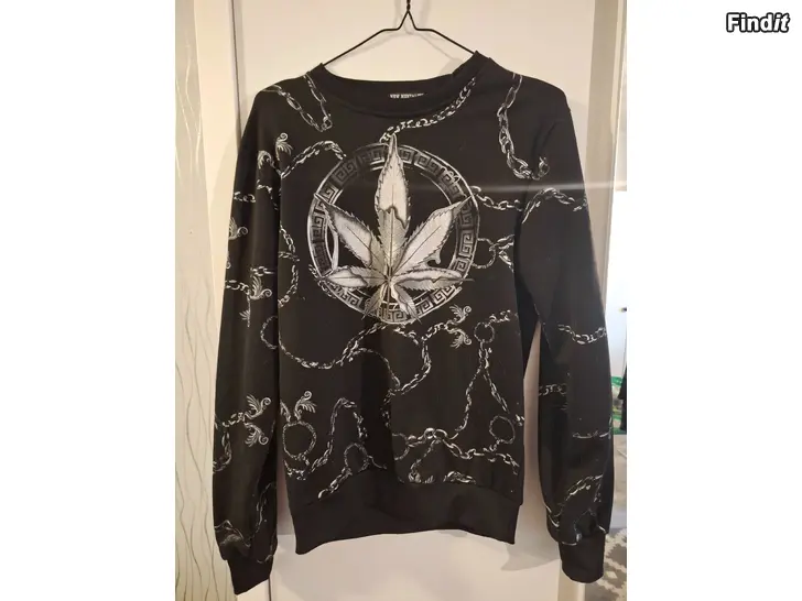 Säljes Pusero hopealla weed printillä
