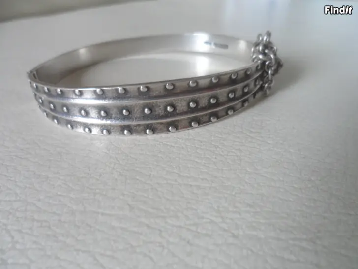 Myydään Kalevala Hopeinen rannekoru yli 25g