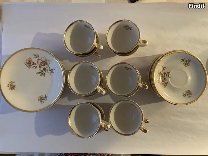 Säljes Arabia Myrna kaffeservis 12 personer