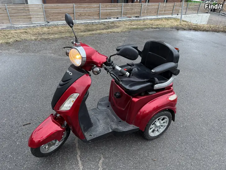 Säljes Skand Leijona seniorskoter