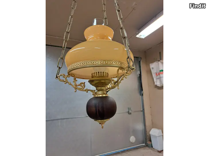 Säljes Gammal Oljelampmodell taklampa