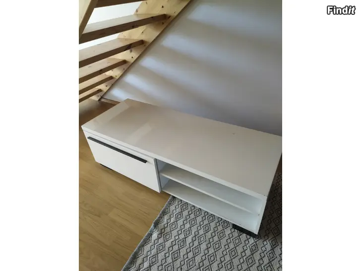 Säljes Tv Bord
