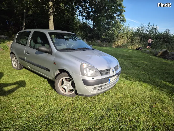 Myydään Erittäin hieno Renault Clio 3 d 1.2